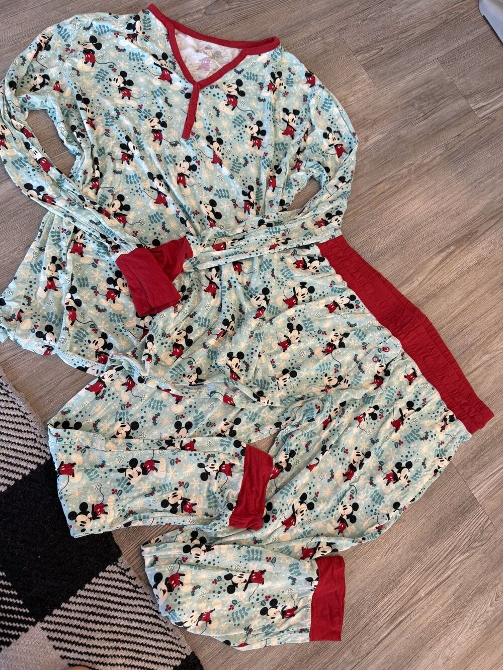 Little Sleepies Disney Mickey Winter Wonderland Womens M Pajamas Bamboo Set